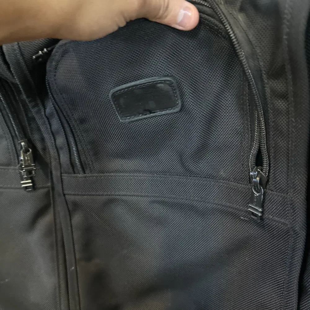 TUMI Alpha 22
